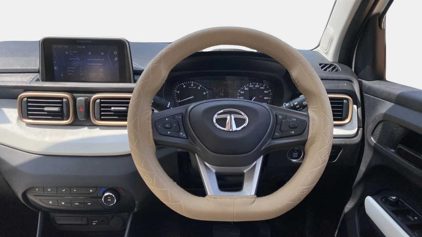 2021 Tata PUNCH ACCOMPLISHED AMT, Petrol, Automatic, 8,945 km, Steering Wheel Close Up