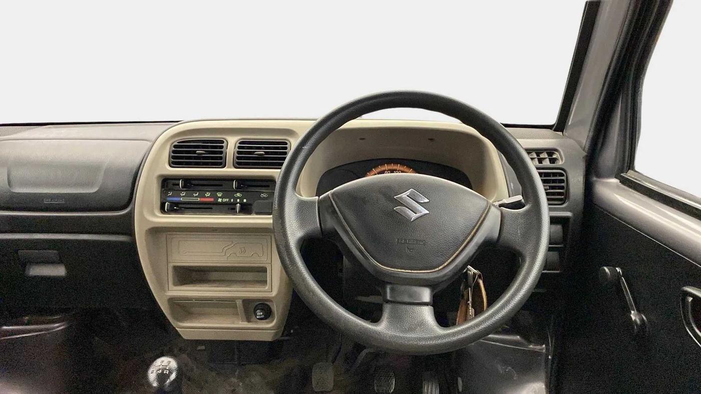 2022 Maruti Eeco 5 STR STD(O), Petrol, Manual, 7,147 km, Steering Wheel Close Up