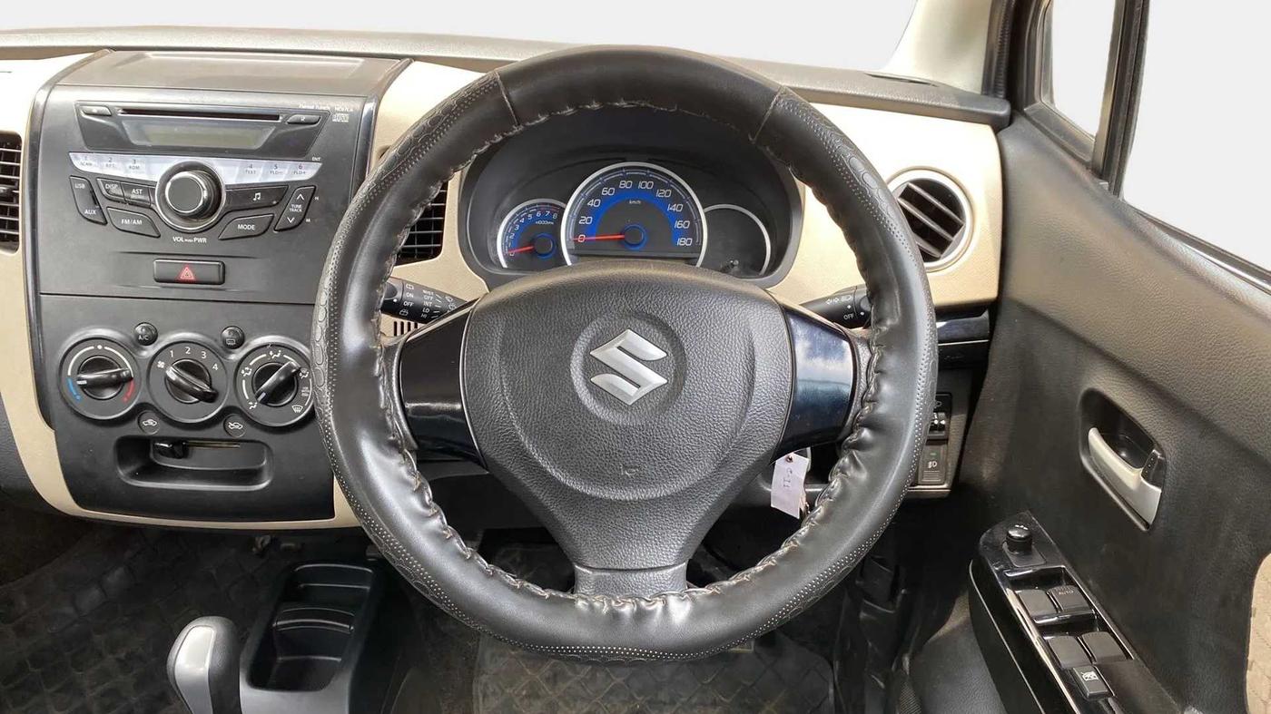 2017 Maruti Wagon R 1.0 VXI AMT, Petrol, Automatic, 16,730 km, Steering Wheel Close Up
