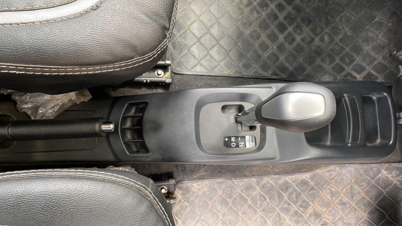 2017 Maruti Wagon R 1.0 VXI AMT, Petrol, Automatic, 16,730 km, Gear Lever