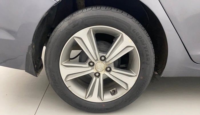 2019 Hyundai Verna 1.6 VTVT SX + AT, Petrol, Automatic, 70,231 km, Right Rear Wheel