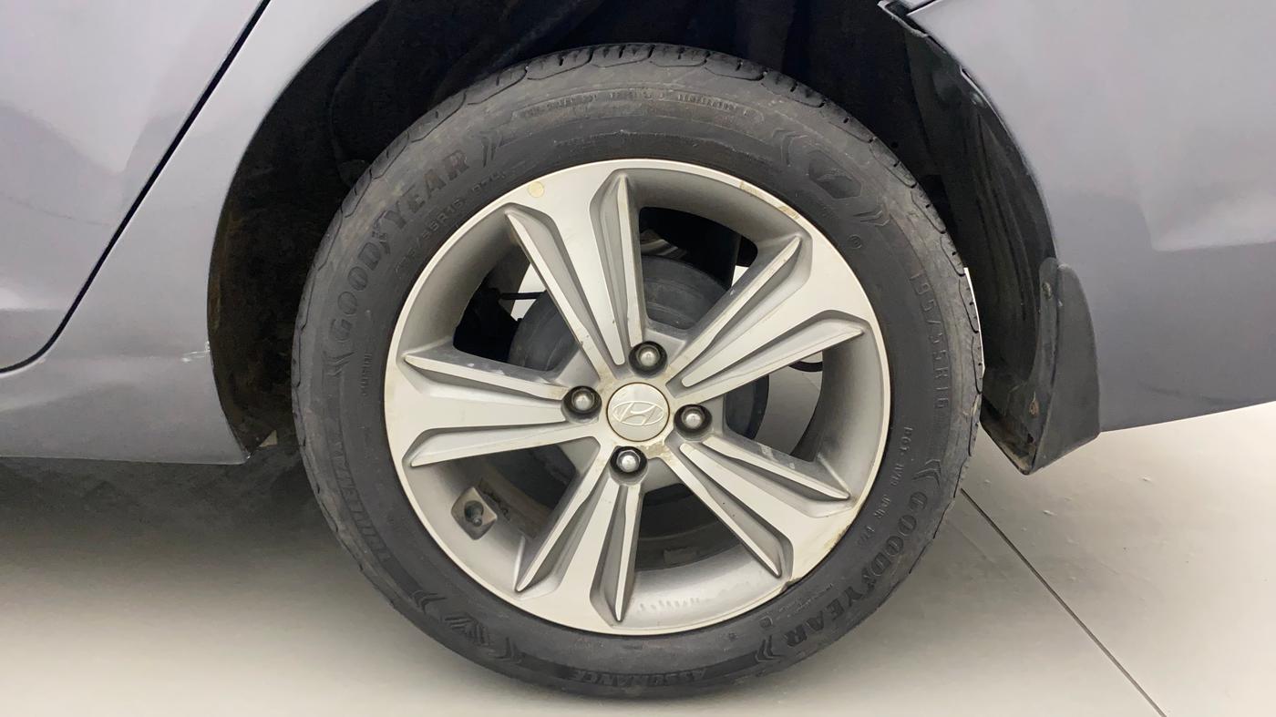 2019 Hyundai Verna 1.6 VTVT SX + AT, Petrol, Automatic, 70,585 km, Left Rear Wheel