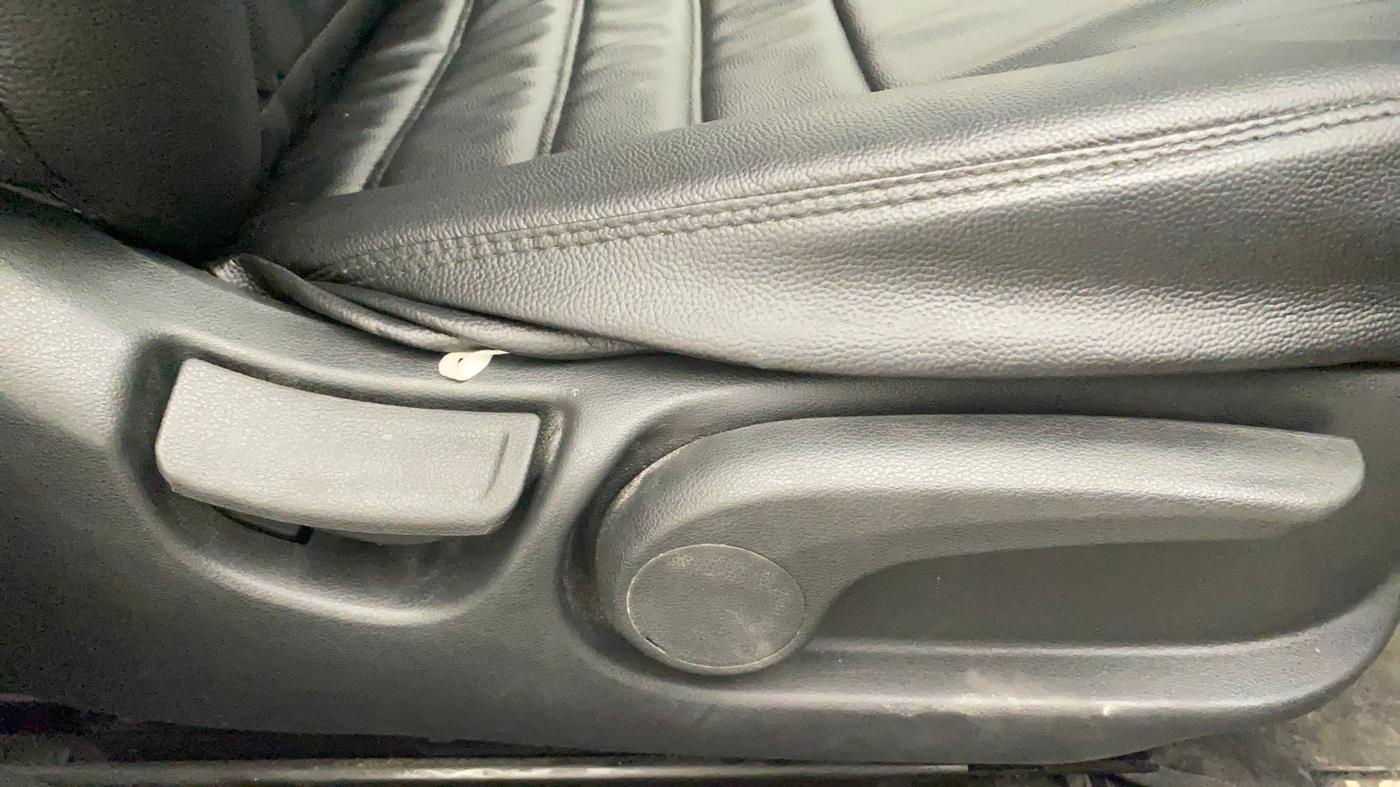 2019 Hyundai Verna 1.6 VTVT SX + AT, Petrol, Automatic, 70,585 km, Driver Side Adjustment Panel