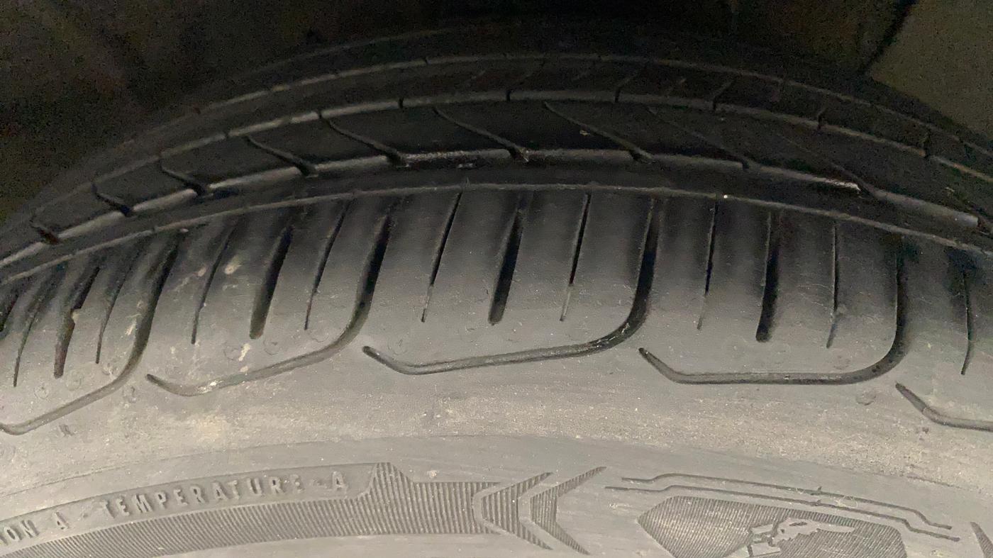 2019 Hyundai Verna 1.6 VTVT SX + AT, Petrol, Automatic, 70,585 km, Right Rear Tyre Tread
