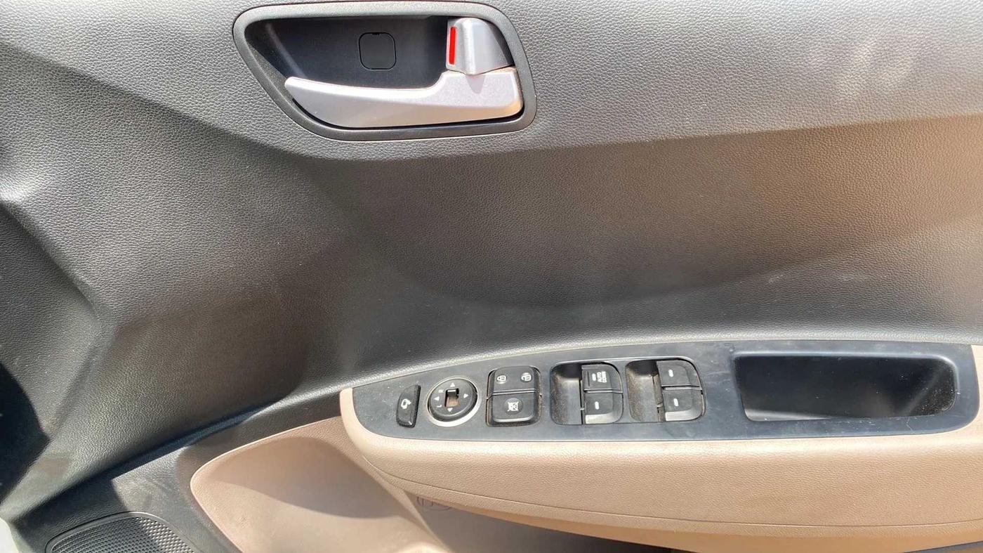 2019 Hyundai Grand i10 SPORTZ 1.2 KAPPA VTVT, Petrol, Manual, 65,226 km, Driver Side Door Panels Control