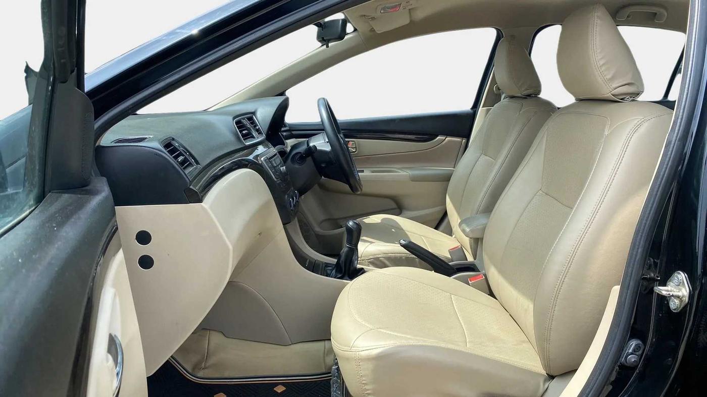 2018 Maruti Ciaz SIGMA 1.4 MT PETROL, Petrol, Manual, 24,018 km, Right Side Front Door Cabin