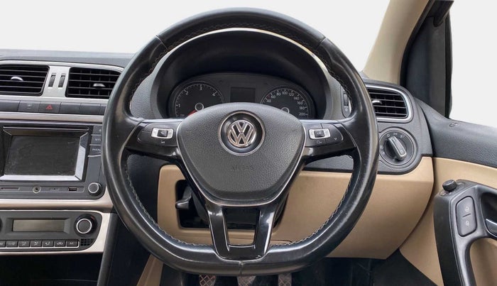 2017 Volkswagen Ameo HIGHLINE1.5L, CNG, Manual, 1,08,064 km, Steering Wheel Close Up