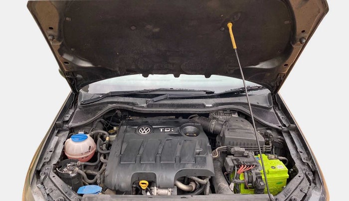 2017 Volkswagen Ameo HIGHLINE1.5L, CNG, Manual, 1,08,064 km, Open Bonet