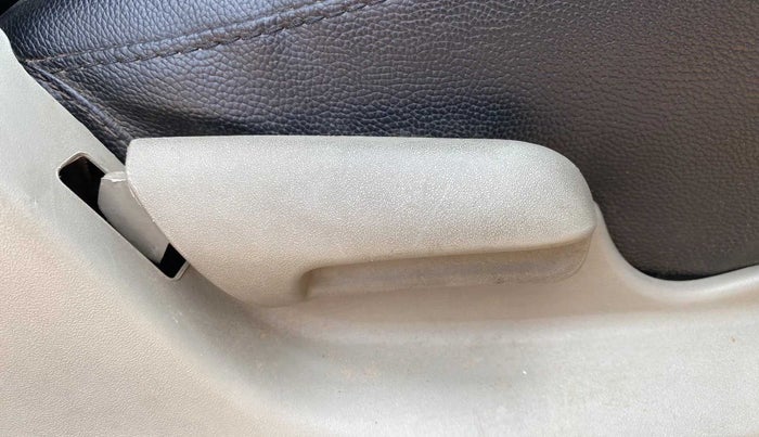 2017 Maruti Celerio ZXI, Petrol, Manual, 38,004 km, Driver Side Adjustment Panel