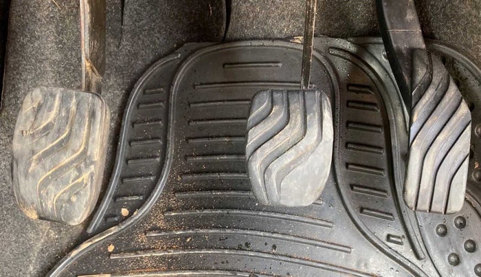 2018 Renault Kwid RXL, Petrol, Manual, 90,747 km, Pedals