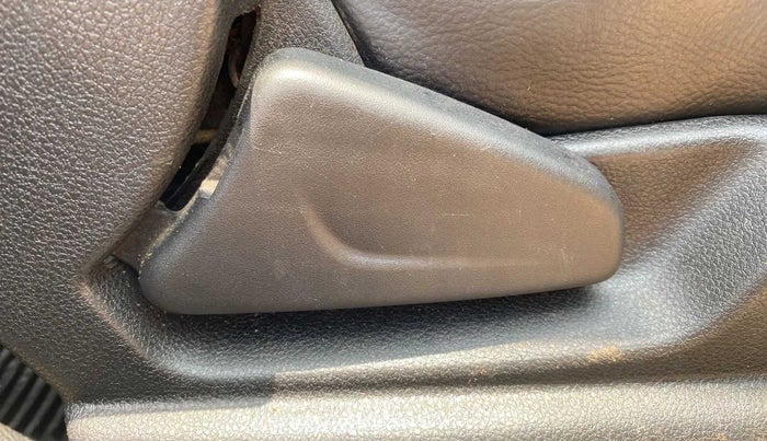 2018 Renault Kwid RXL, Petrol, Manual, 90,747 km, Driver Side Adjustment Panel