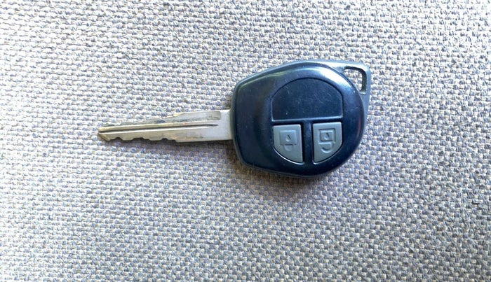 2015 Maruti Swift VXI, Petrol, Manual, 79,699 km, Key Close Up