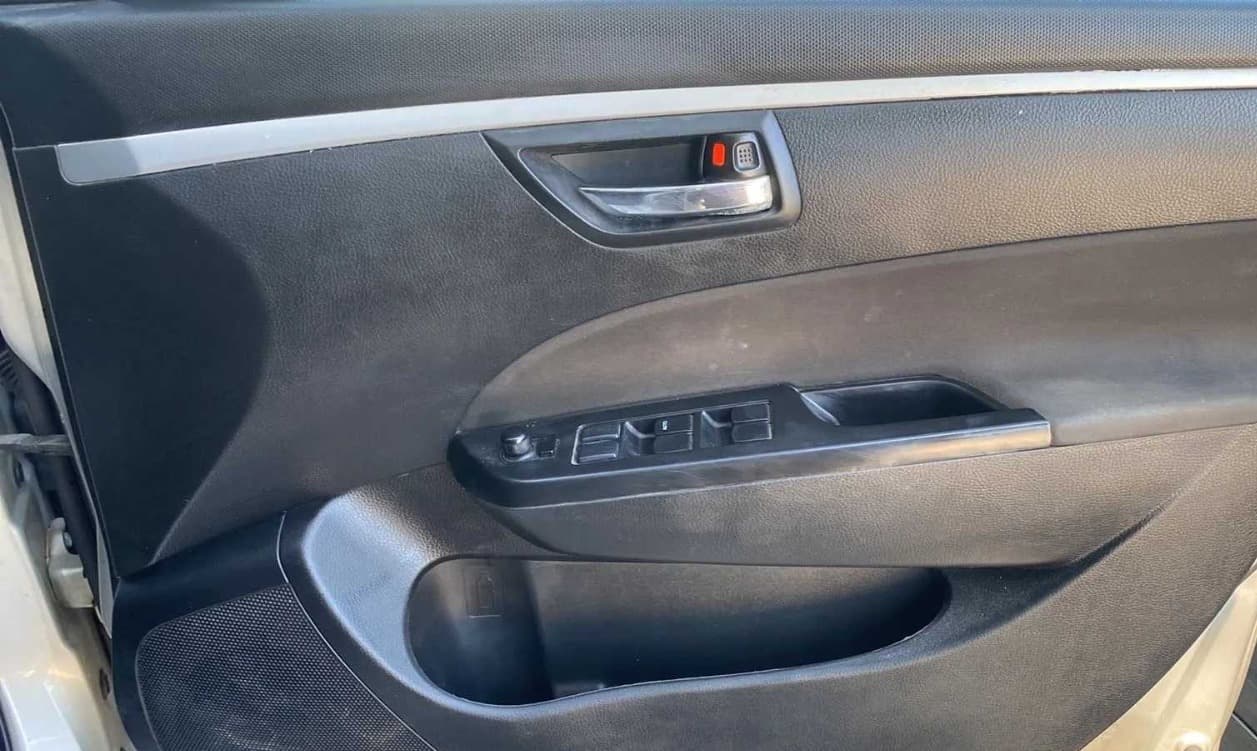 2015 Maruti Swift VXI, Petrol, Manual, 79,699 km, Driver Side Door Panels Control