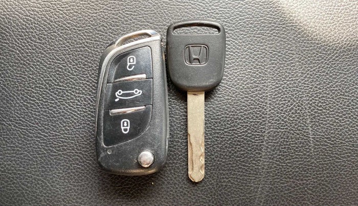 2019 Honda WR-V 1.2L I-VTEC VX MT, Petrol, Manual, 29,923 km, Key Close Up