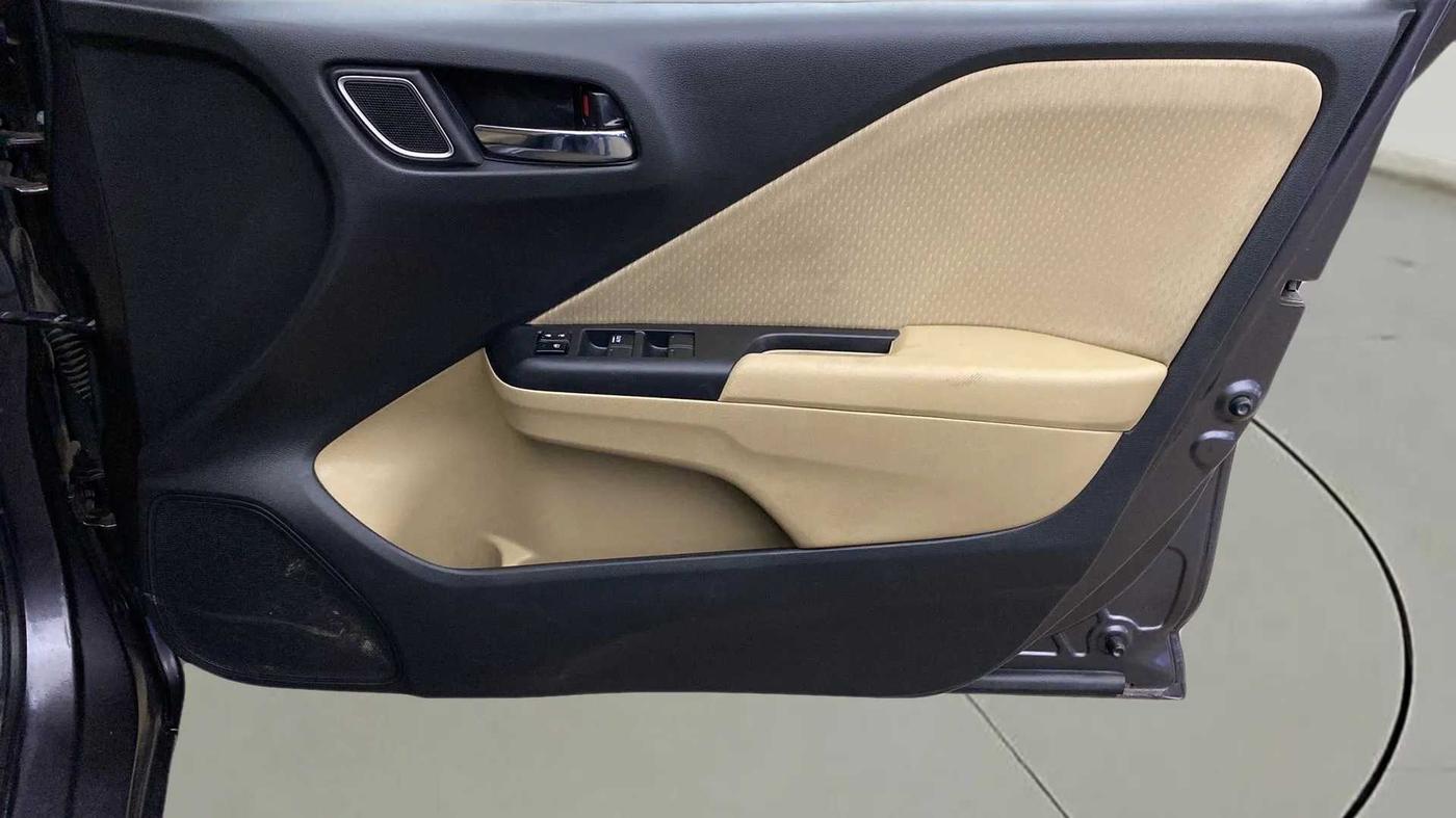 2019 Honda City 1.5L I-VTE V CVT, Petrol, Automatic, 16,626 km, Driver Side Door Panels Control