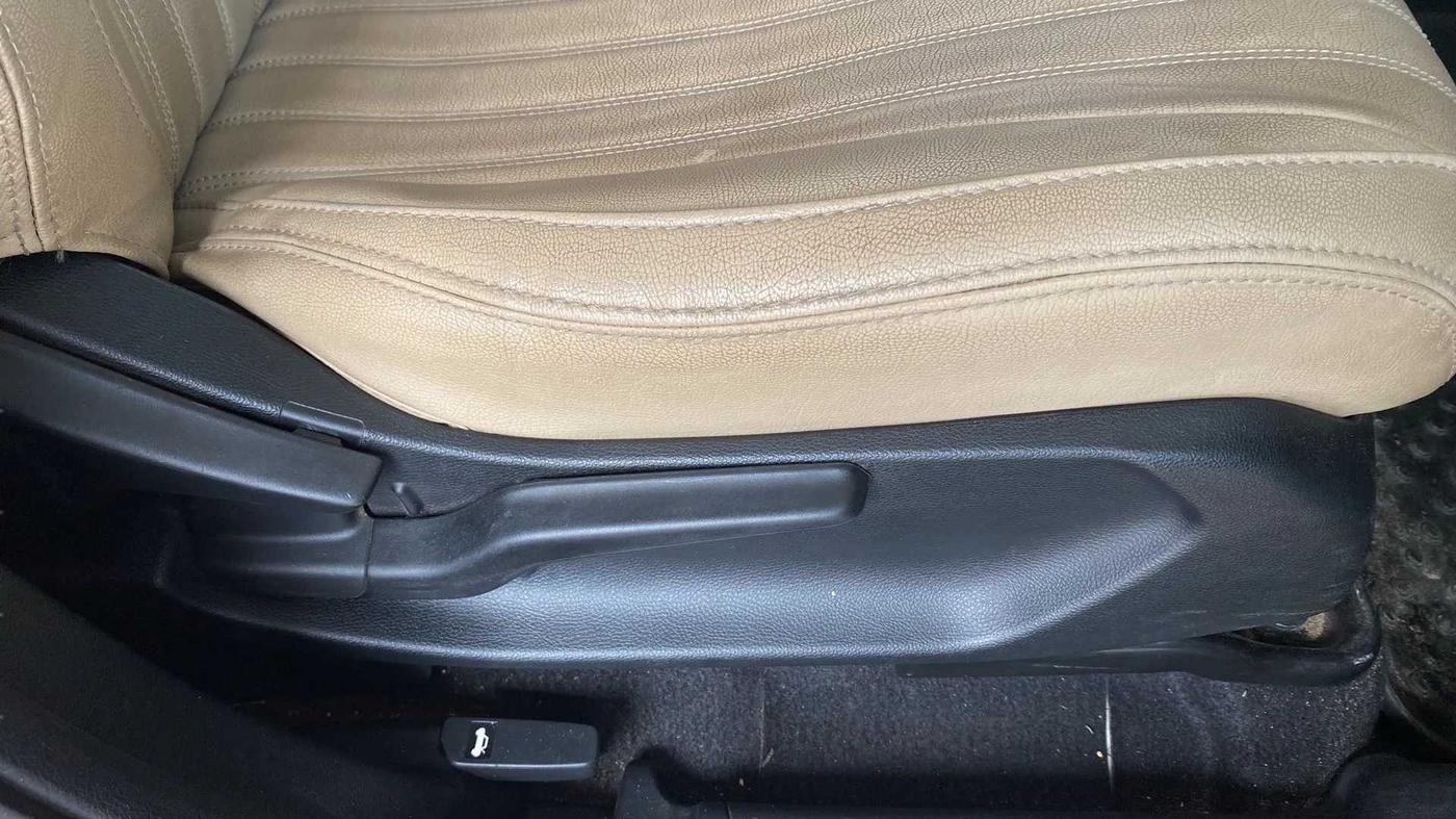 2022 Honda City 1.5L I-VTEC V CVT 5TH GEN, Petrol, Automatic, 29,096 km, Driver Side Adjustment Panel