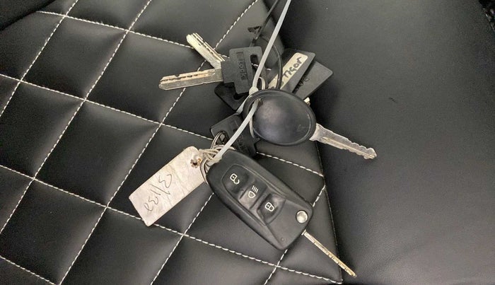 2017 Tata TIGOR XT PETROL, Petrol, Manual, 34,891 km, Key Close Up