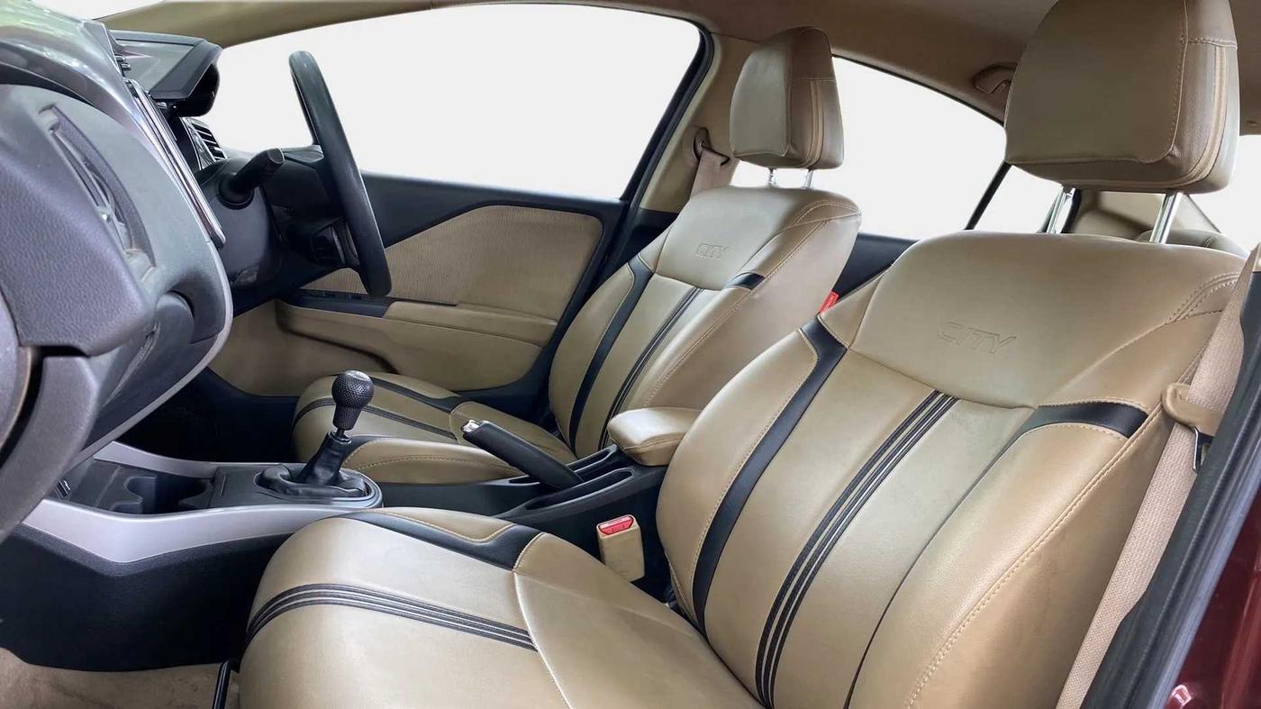 2017 Honda City 1.5L I-VTEC V MT, Petrol, Manual, 1,15,479 km, Right Side Front Door Cabin