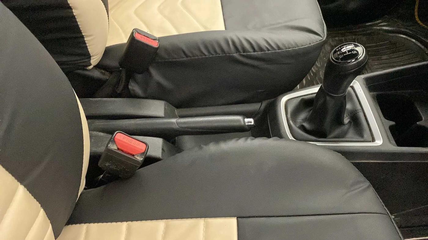 2022 Maruti Swift VXI, Petrol, Manual, 36,568 km, Gear Lever