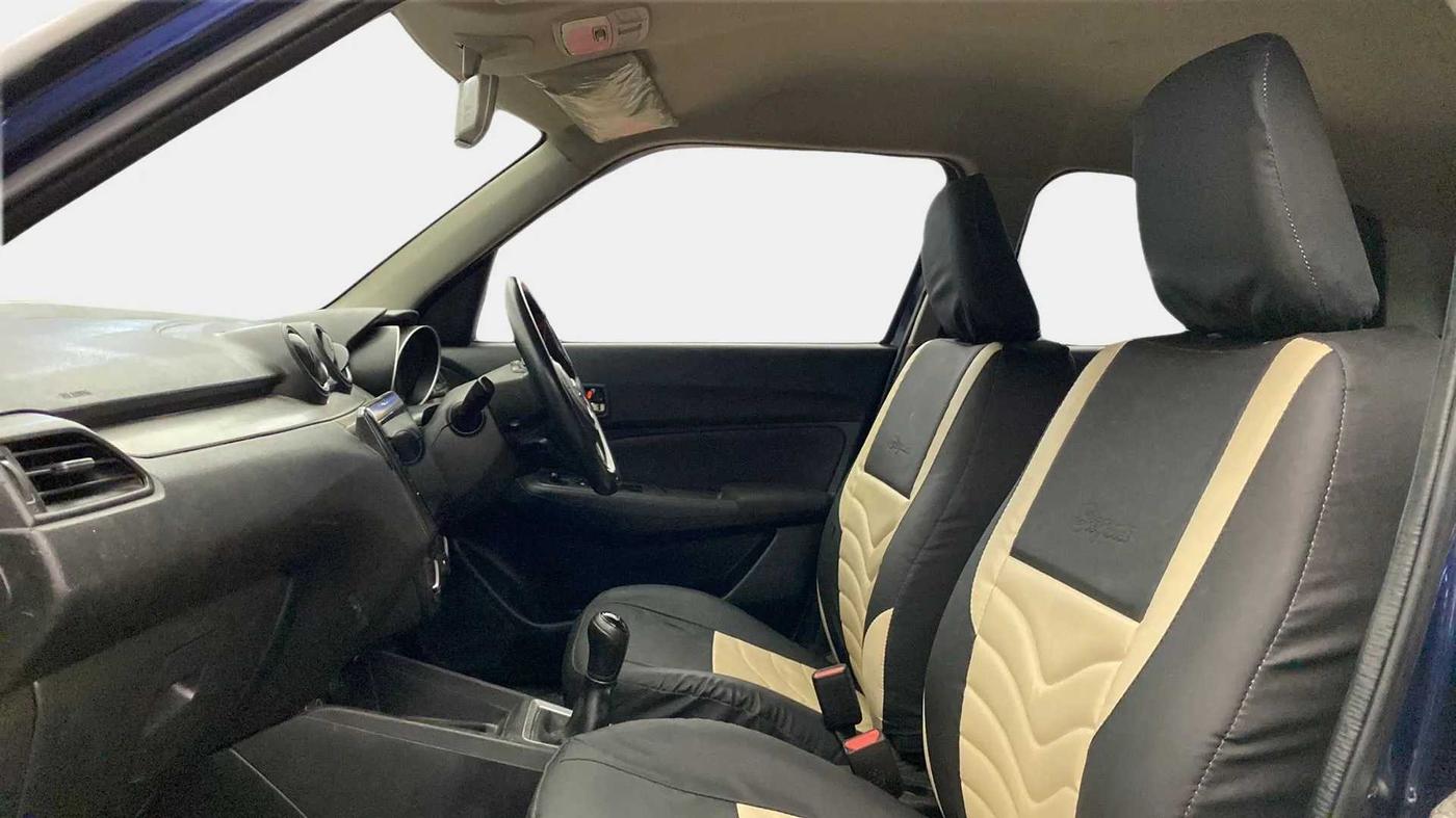 2022 Maruti Swift VXI, Petrol, Manual, 36,568 km, Right Side Front Door Cabin