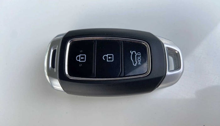 2019 Hyundai Verna 1.6 VTVT SX, Petrol, Manual, 40,668 km, Key Close Up