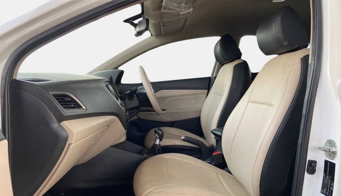 2019 Hyundai Verna 1.6 VTVT SX, Petrol, Manual, 40,668 km, Right Side Front Door Cabin