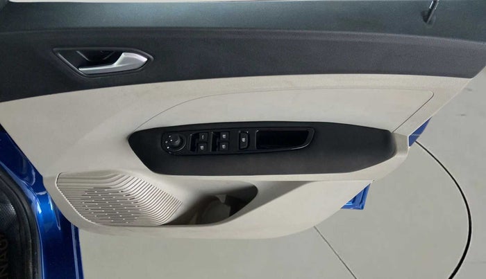 2020 Renault TRIBER RXZ, Petrol, Manual, 21,579 km, Driver Side Door Panels Control