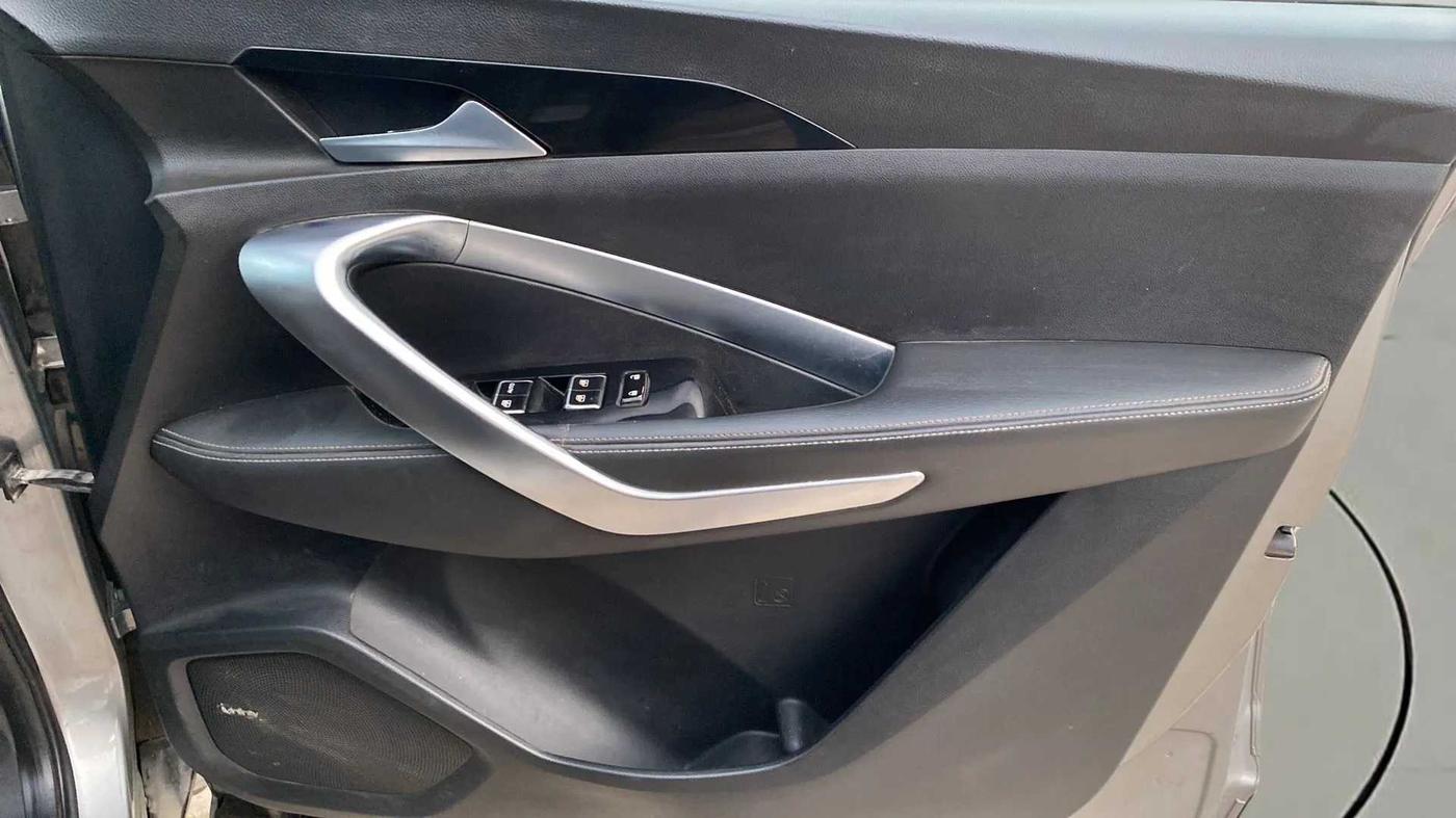 2019 MG HECTOR SHARP 2.0 DIESEL, Diesel, Manual, 90,628 km, Driver Side Door Panels Control