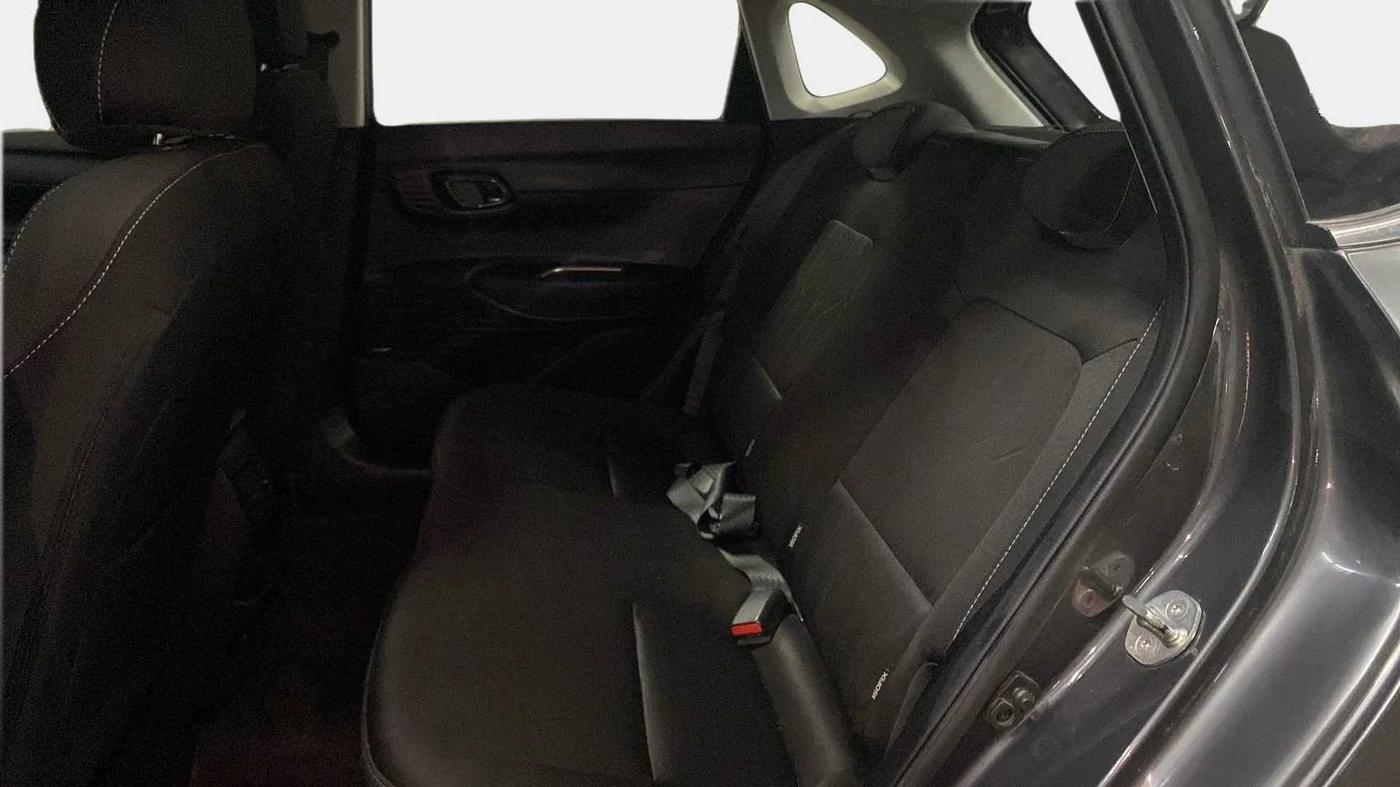 2022 Hyundai NEW I20 ASTA 1.2 AT, Petrol, Automatic, 17,743 km, Right Side Rear Door Cabin