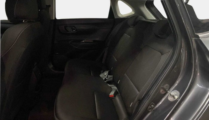 2022 Hyundai NEW I20 ASTA 1.2 AT, Petrol, Automatic, 17,743 km, Right Side Rear Door Cabin