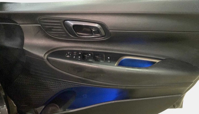 2022 Hyundai NEW I20 ASTA 1.2 AT, Petrol, Automatic, 17,743 km, Driver Side Door Panels Control