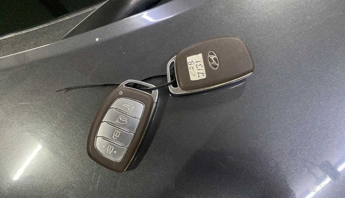 2022 Hyundai NEW I20 ASTA 1.2 AT, Petrol, Automatic, 17,743 km, Key Close Up