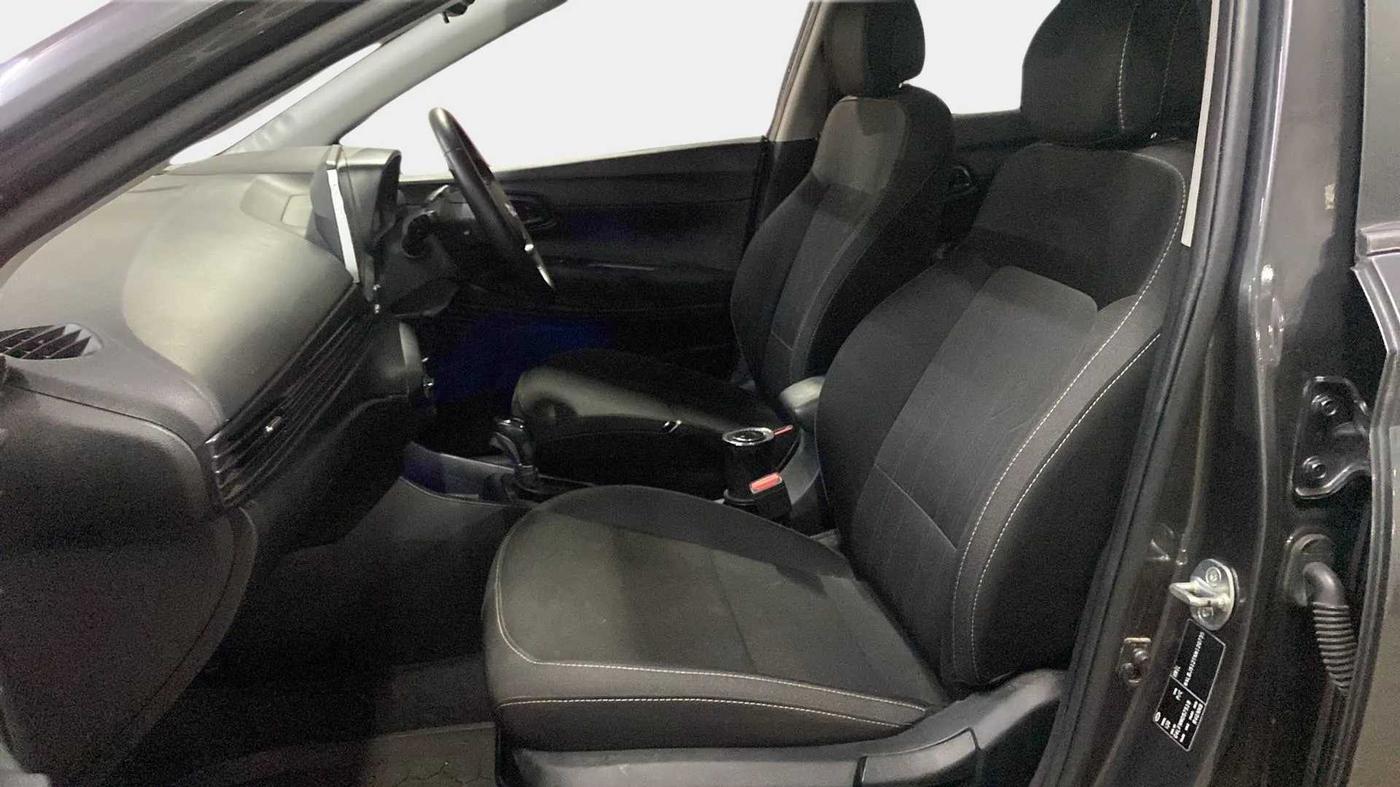 2022 Hyundai NEW I20 ASTA 1.2 AT, Petrol, Automatic, 17,743 km, Right Side Front Door Cabin