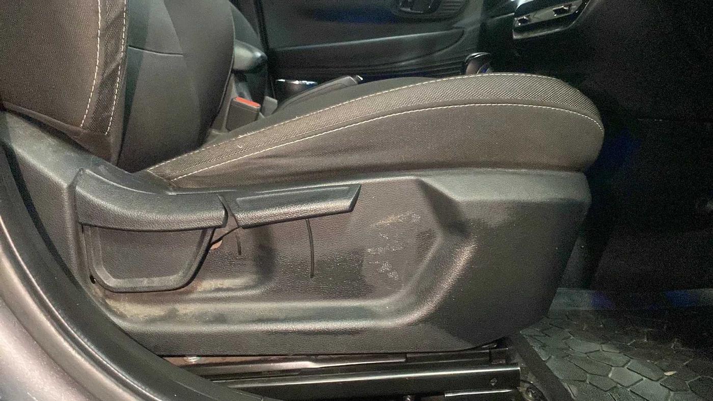 2022 Hyundai NEW I20 ASTA 1.2 AT, Petrol, Automatic, 17,743 km, Driver Side Adjustment Panel