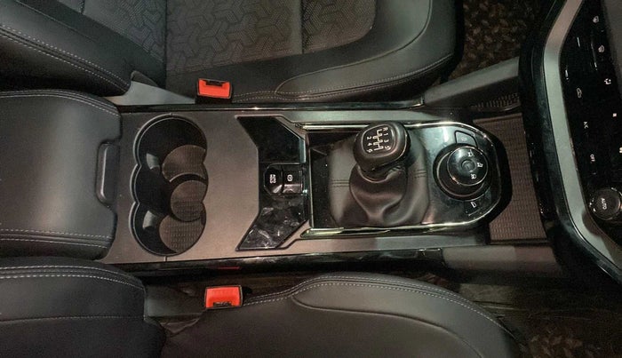 2022 Tata Safari XZ PLUS DARK EDITION, Diesel, Manual, 12,567 km, Gear Lever