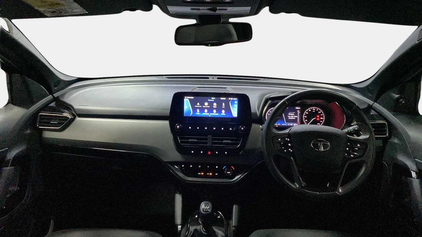2022 Tata Safari XZ PLUS DARK EDITION, Diesel, Manual, 12,567 km, Dashboard