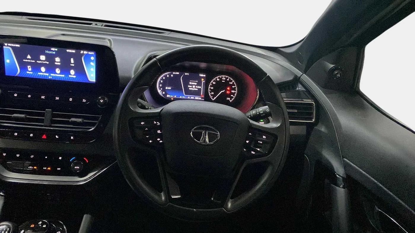 2022 Tata Safari XZ PLUS DARK EDITION, Diesel, Manual, 12,567 km, Steering Wheel Close Up