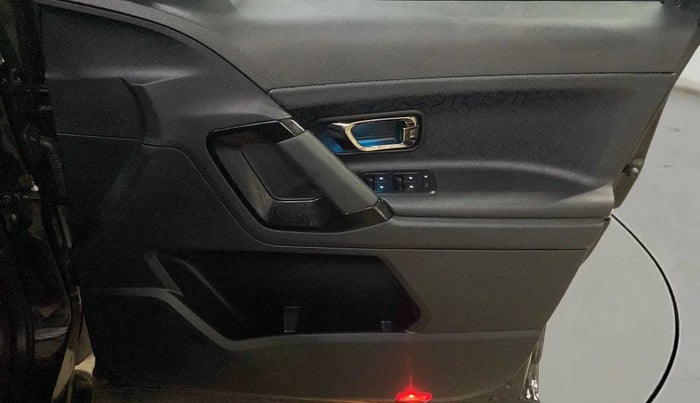 2022 Tata Safari XZ PLUS DARK EDITION, Diesel, Manual, 12,567 km, Driver Side Door Panels Control
