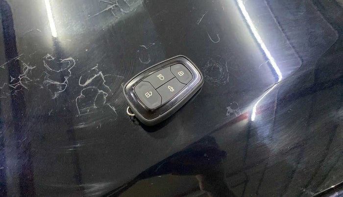 2022 Tata Safari XZ PLUS DARK EDITION, Diesel, Manual, 12,567 km, Key Close Up