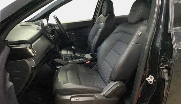 2022 Tata Safari XZ PLUS DARK EDITION, Diesel, Manual, 12,567 km, Right Side Front Door Cabin