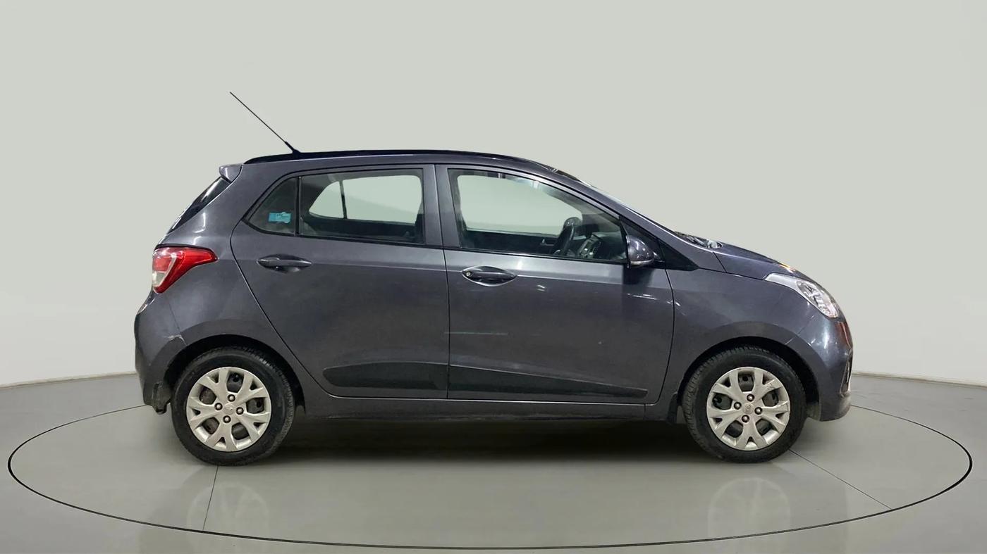2015 Hyundai Grand i10 SPORTZ 1.2 KAPPA VTVT, Petrol, Manual, 51,812 km, Right Side View