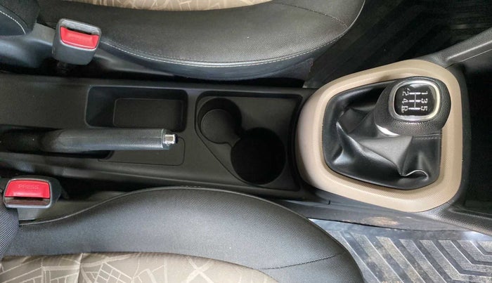 2017 Hyundai Grand i10 SPORTZ (O) 1.2 KAPPA VTVT, Petrol, Manual, 26,085 km, Gear Lever