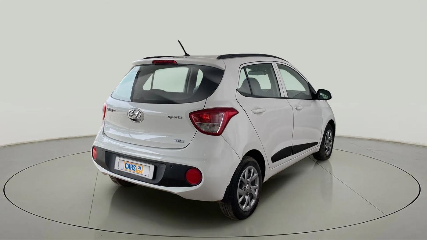 2017 Hyundai Grand i10 SPORTZ (O) 1.2 KAPPA VTVT, Petrol, Manual, 26,085 km, Right Back Diagonal