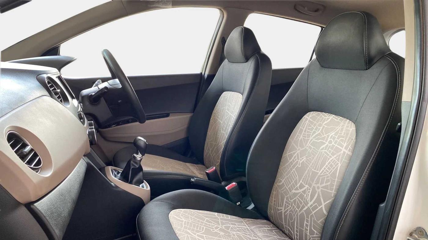 2017 Hyundai Grand i10 SPORTZ (O) 1.2 KAPPA VTVT, Petrol, Manual, 26,085 km, Right Side Front Door Cabin
