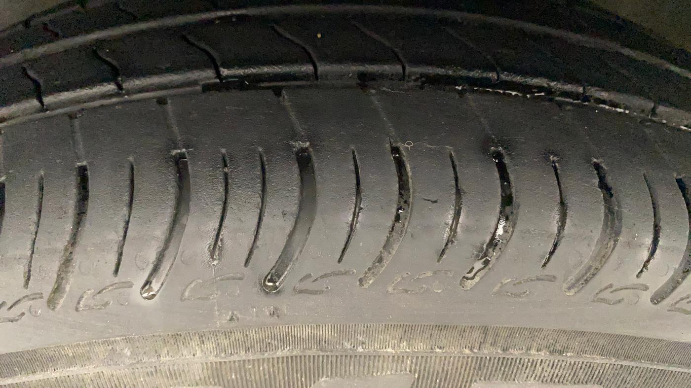 2015 Maruti Celerio VXI, Petrol, Manual, 59,885 km, Left Front Tyre Tread