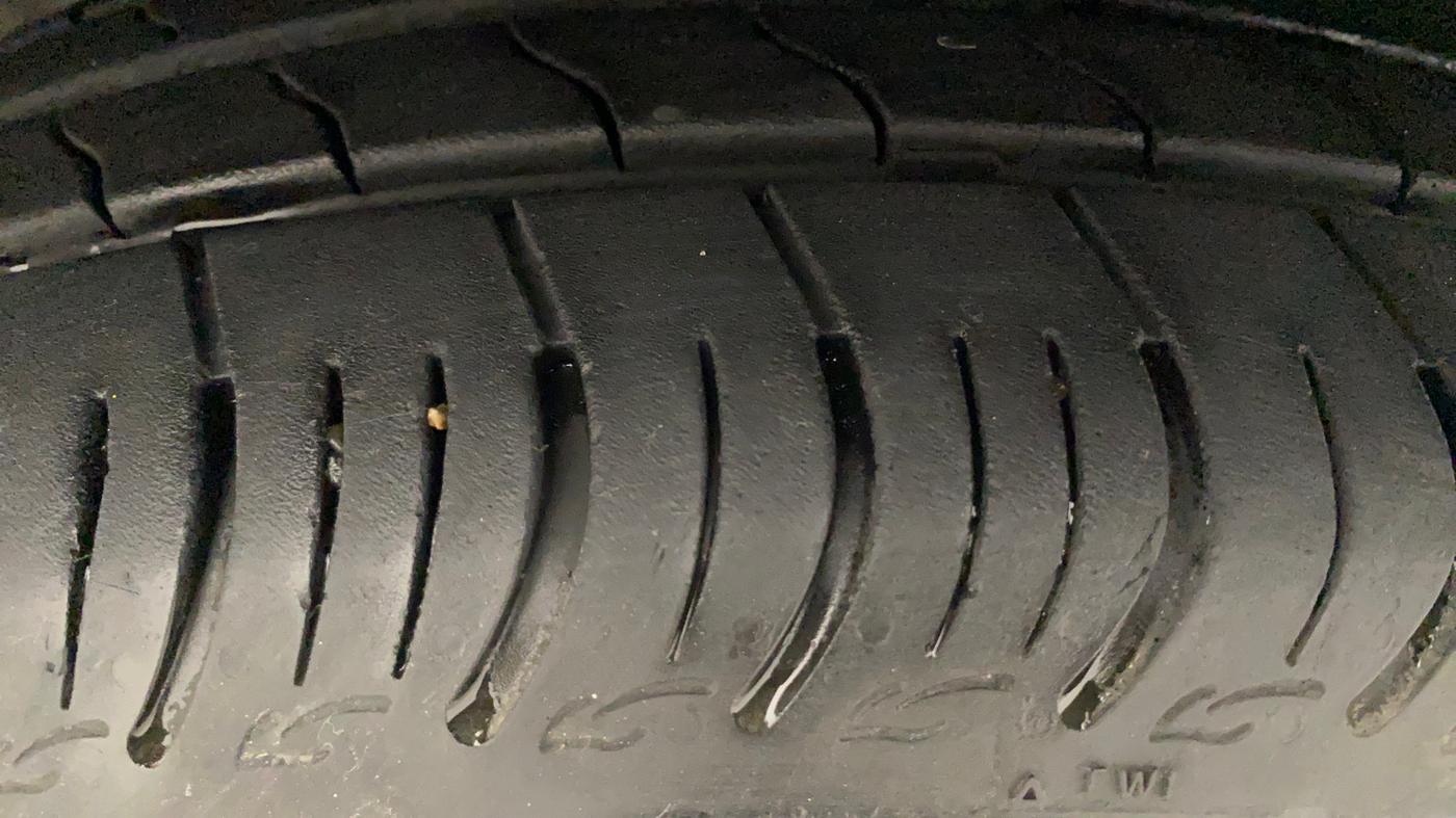 2015 Maruti Celerio VXI, Petrol, Manual, 59,885 km, Right Front Tyre Tread
