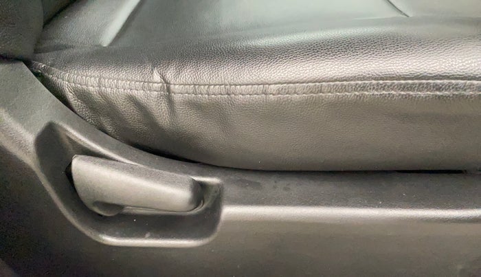 2013 Maruti Wagon R 1.0 VXI, Petrol, Manual, 66,819 km, Driver Side Adjustment Panel