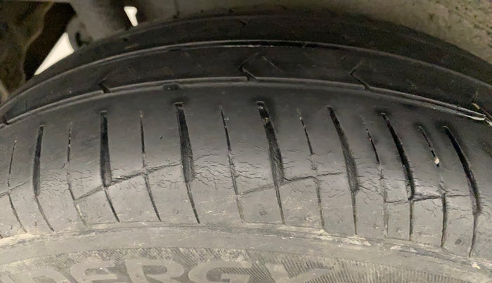 2013 Maruti Wagon R 1.0 VXI, Petrol, Manual, 66,819 km, Right Rear Tyre Tread