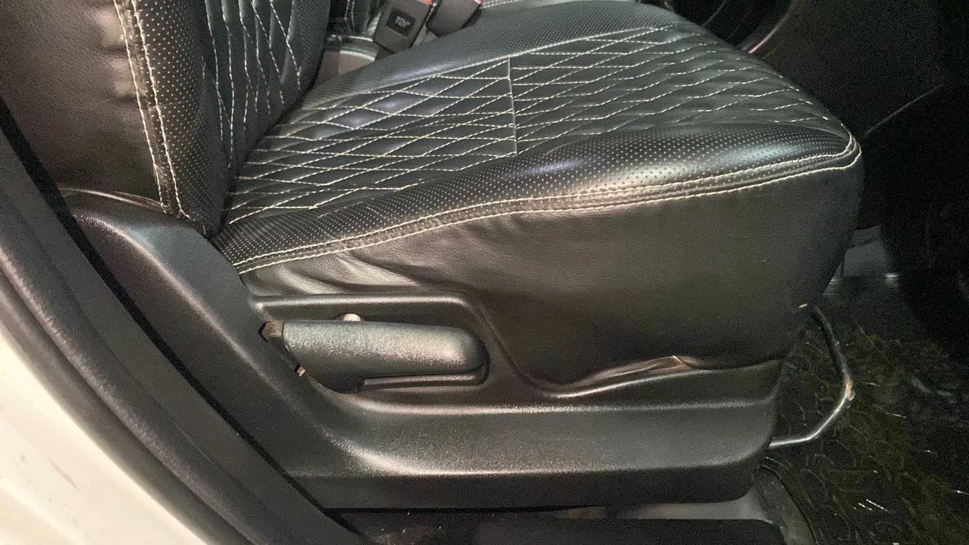 2017 Maruti Swift VXI, Petrol, Manual, 74,579 km, Driver Side Adjustment Panel