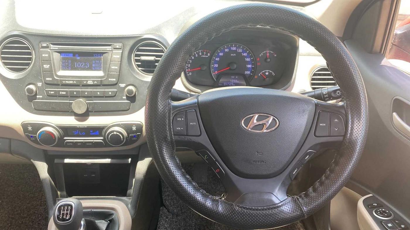 2015 Hyundai Xcent SX 1.2 (O), Petrol, Manual, 94,751 km, Steering Wheel Close Up